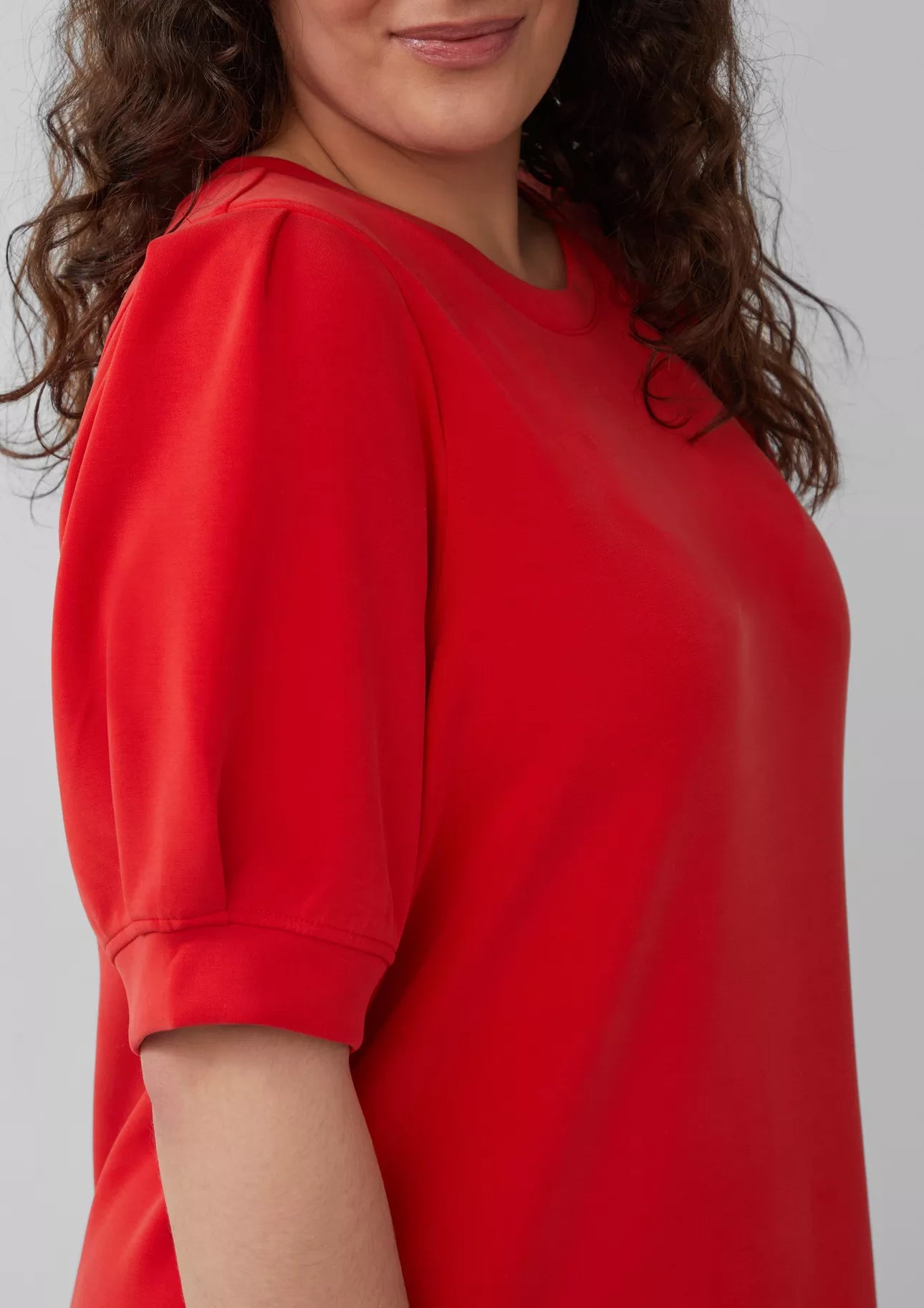 Elegantes Kleid in softer Silhouette