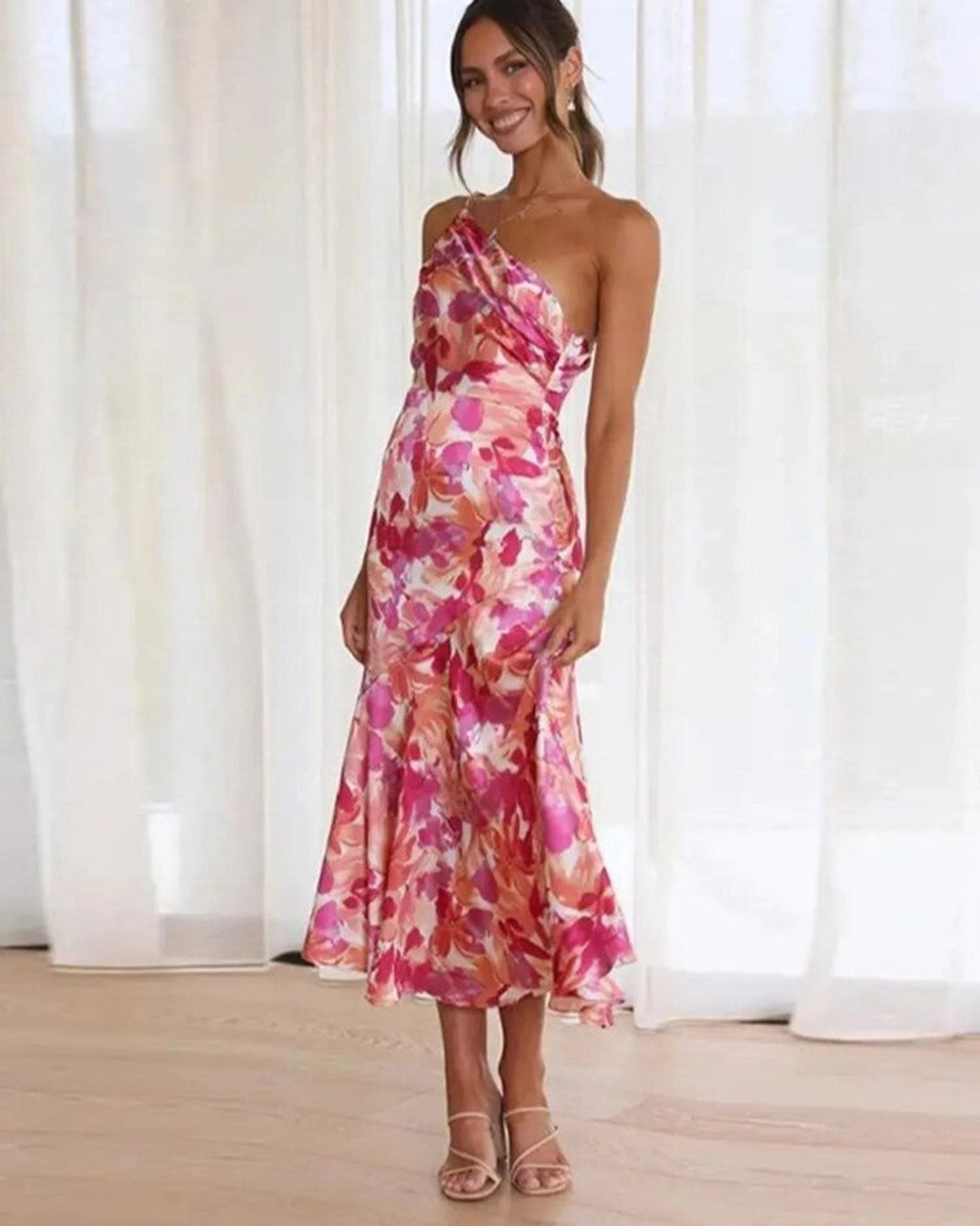Carina™| Asymmetrisches Maxikleid mit floralem Muster