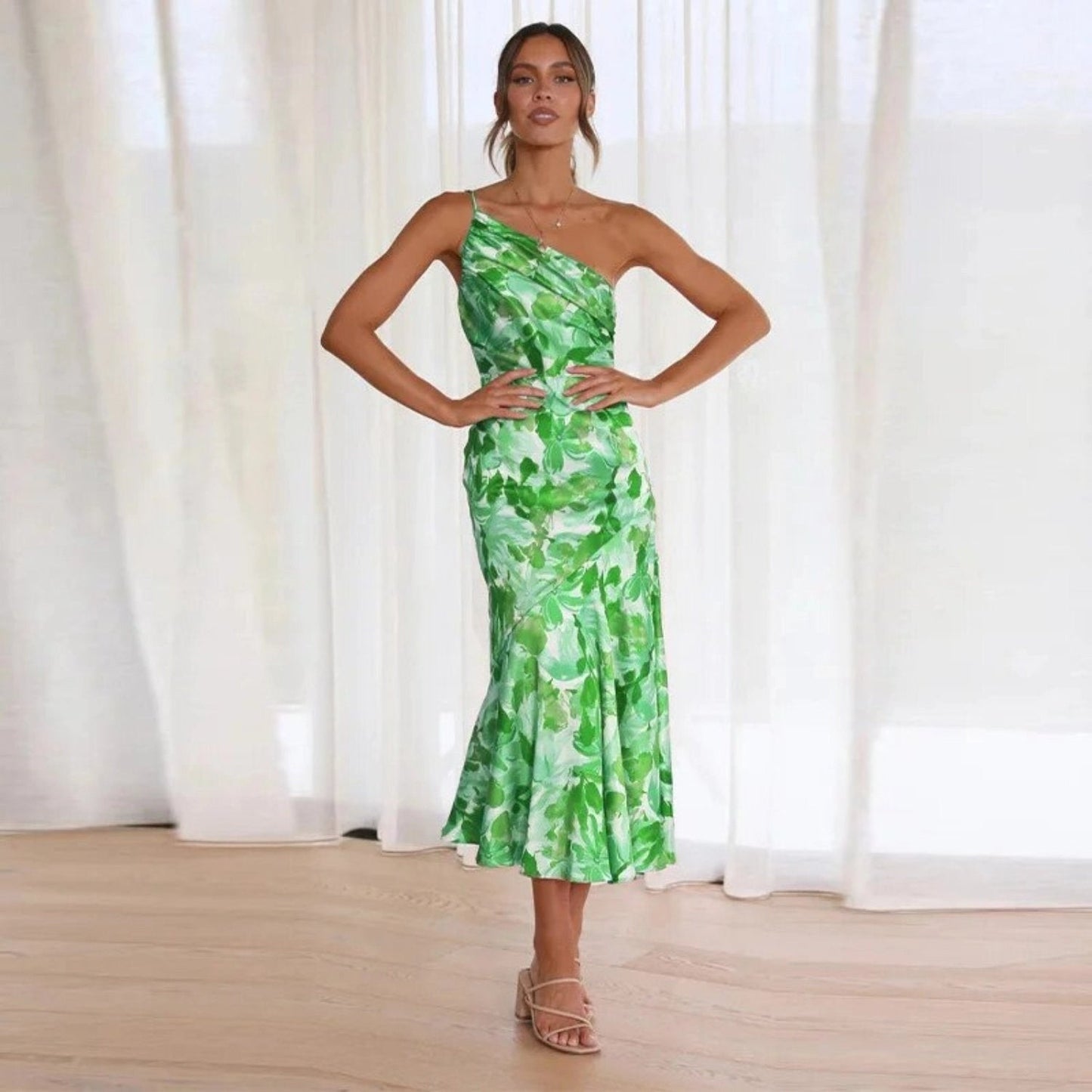 Carina™| Asymmetrisches Maxikleid mit floralem Muster